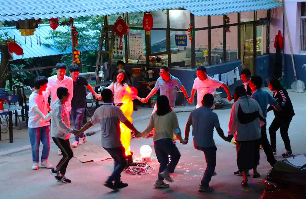 【团建活动】锐丰智能小伙伴，一起BBQ，一起嗨！